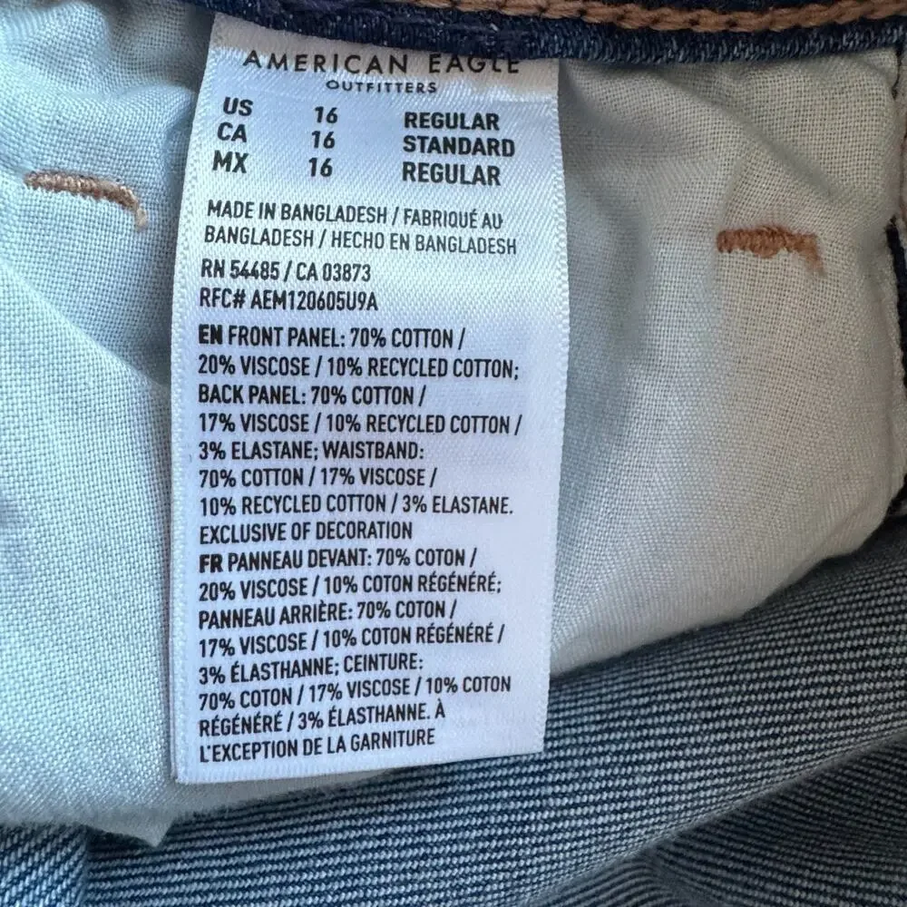 NWT AMERICAN EAGLE  Strigid Curvy Mom Jeans - Picture 8 of 10